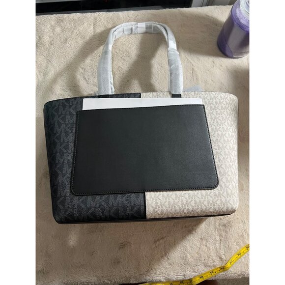 Michael Kors Jet Set Travel Large Tote Bag In Beige & Black Canvas - Picture 10 of 13